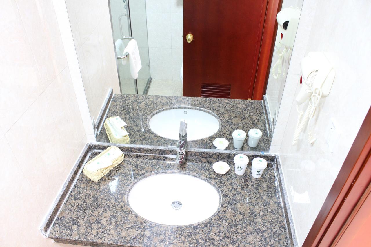 Greentree Zhangjiang Sunqiao Road Shell Hotel 3*
